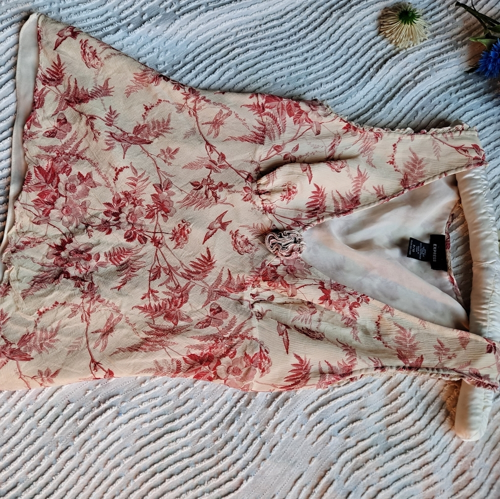 Vintage Express romantic silk top